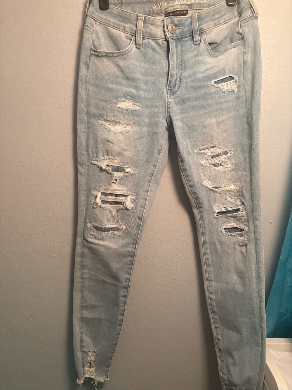American Eagle Outfitters Light Wash Ripped Skinny jeggin Jeans